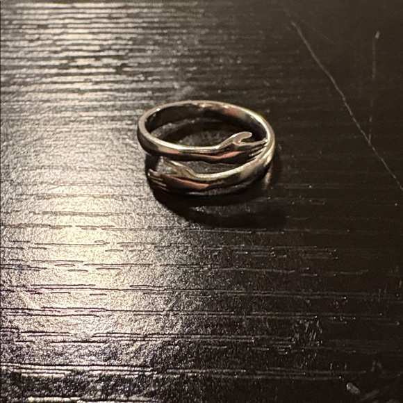 Sterling silver hug ring women’s size 6 - Picture 3 of 5